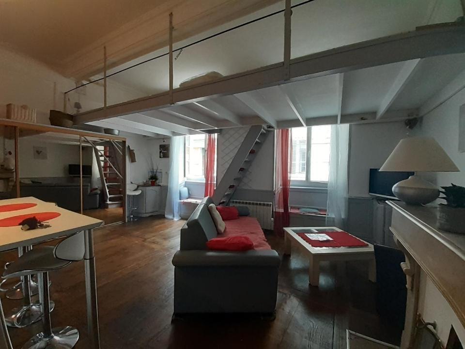Coquet Studio En Mezzanine Nuit Pour 2 Personnes Apartamento Saint-Girons  Exterior foto